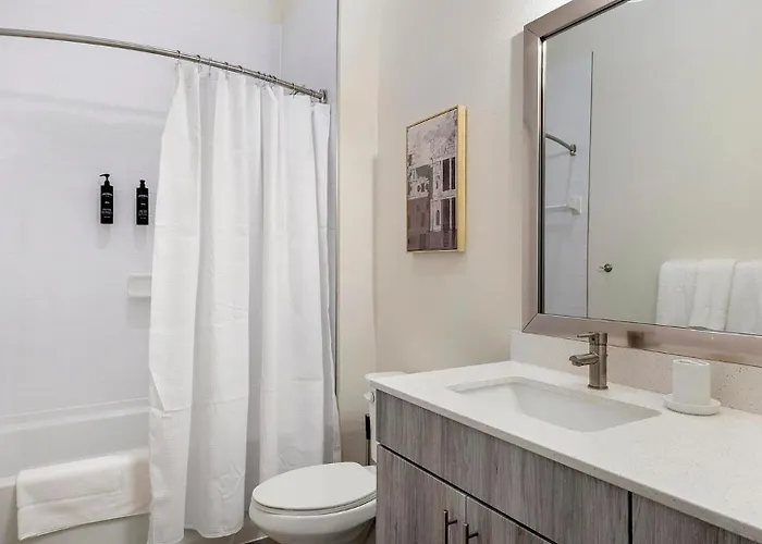 Landing Modern In Bricktown Apartment