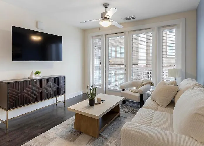 Landing Modern In Bricktown * Fort Worth