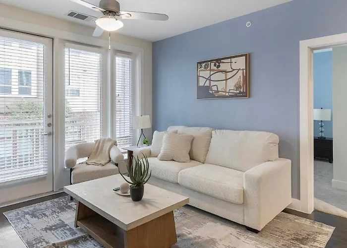 Landing Modern In Bricktown * Fort Worth